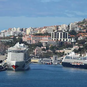 https://sea-front-house.madeira-islandshotels.com